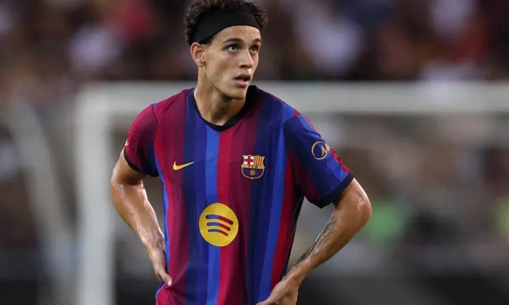 Player in FC Barcelona jersey during match