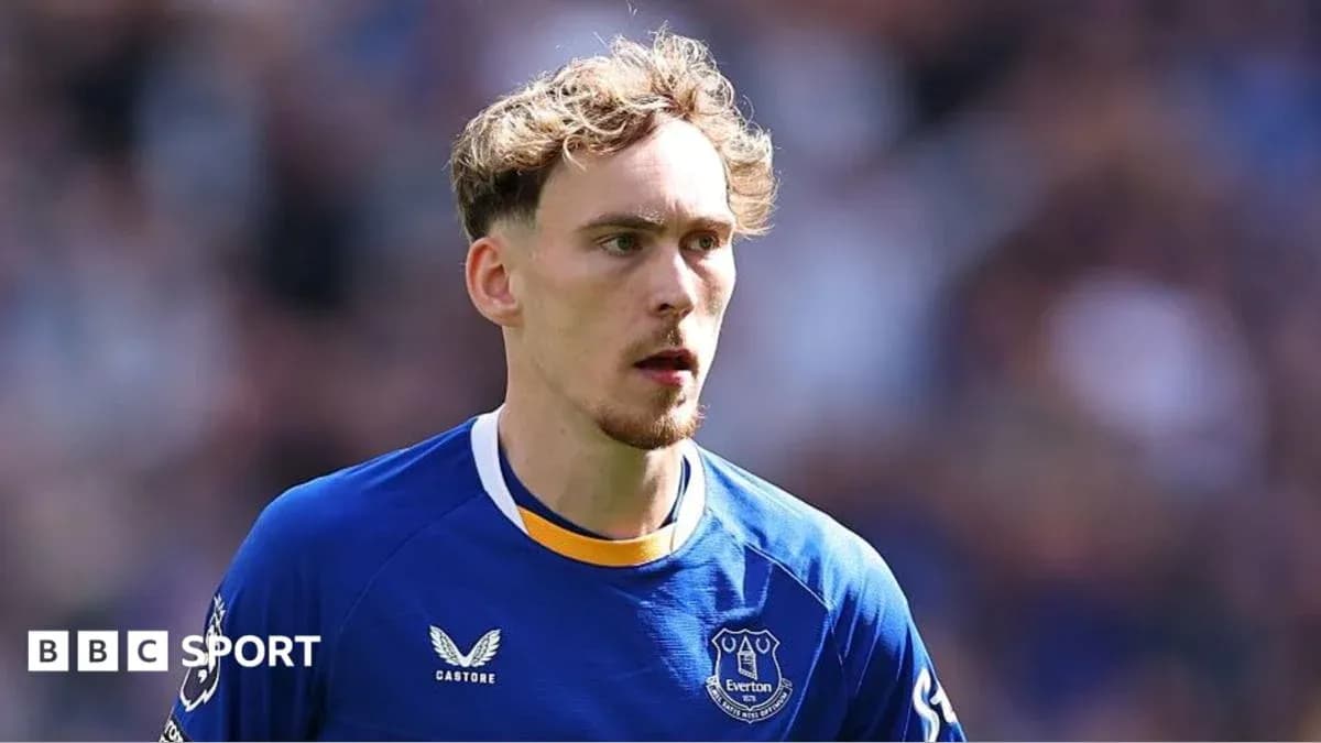 Player wearing Everton kit during match