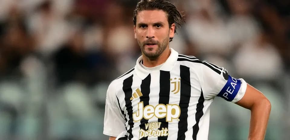 Player in Juventus jersey during match action