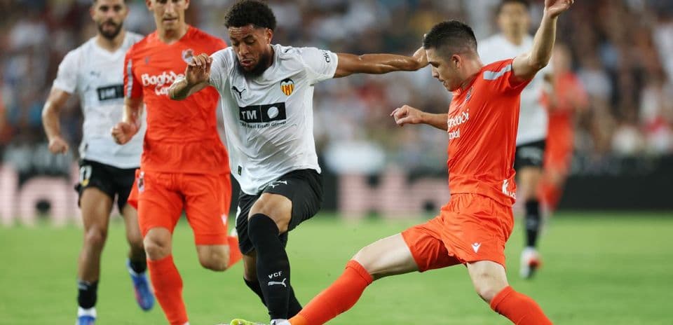 Players competing during Real Sociedad vs Valencia match