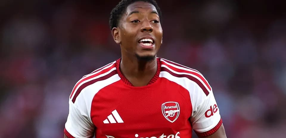 Player celebrating during Arsenal match