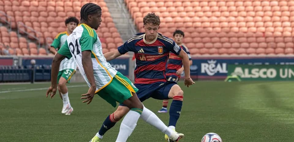 Real Monarchs player tackles Portland Timbers II opponent