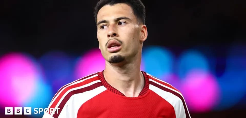 Arsenal player looking during a match