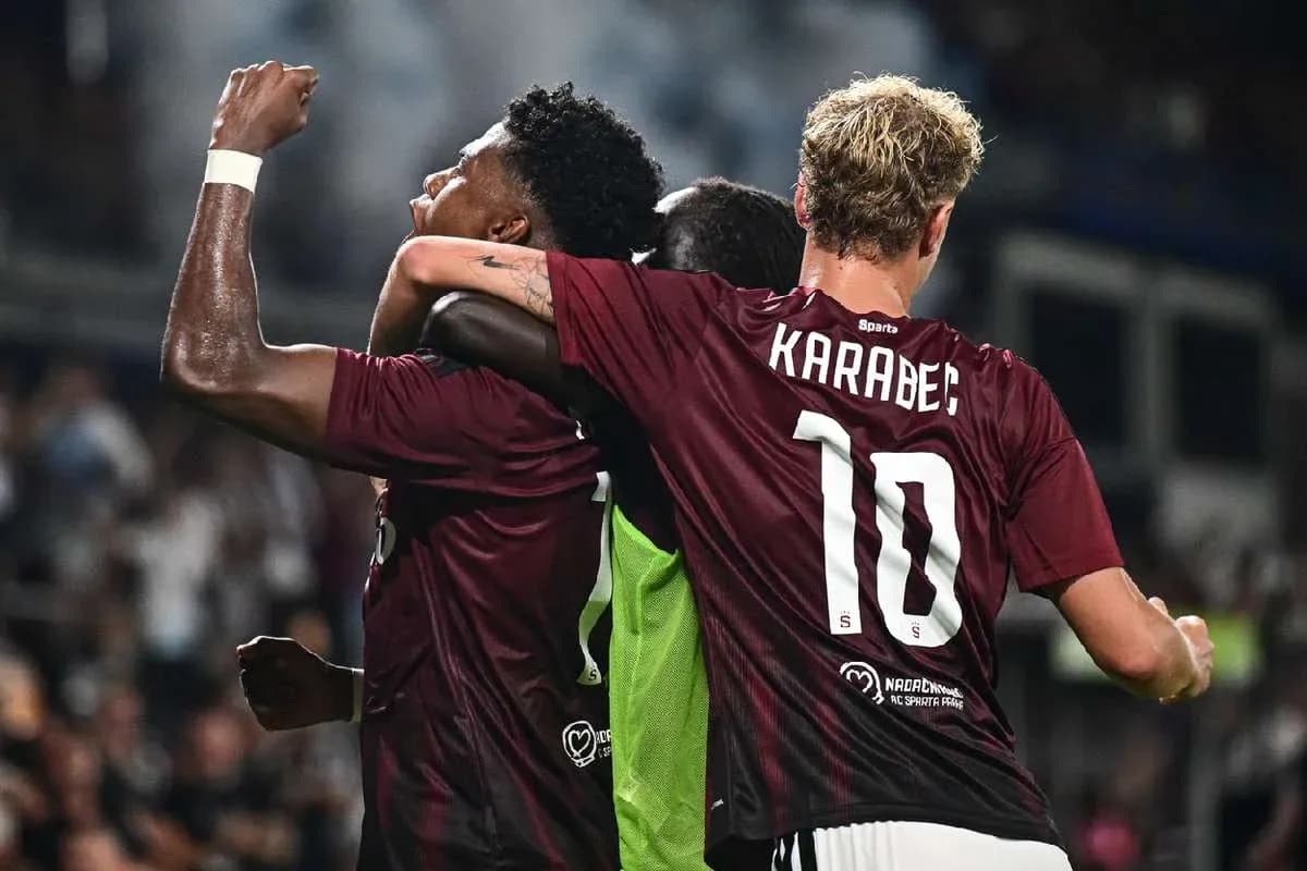 Sparta Praha players celebrating a goal