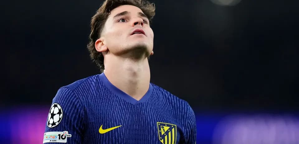 Player from Atlético Madrid looking upwards during match