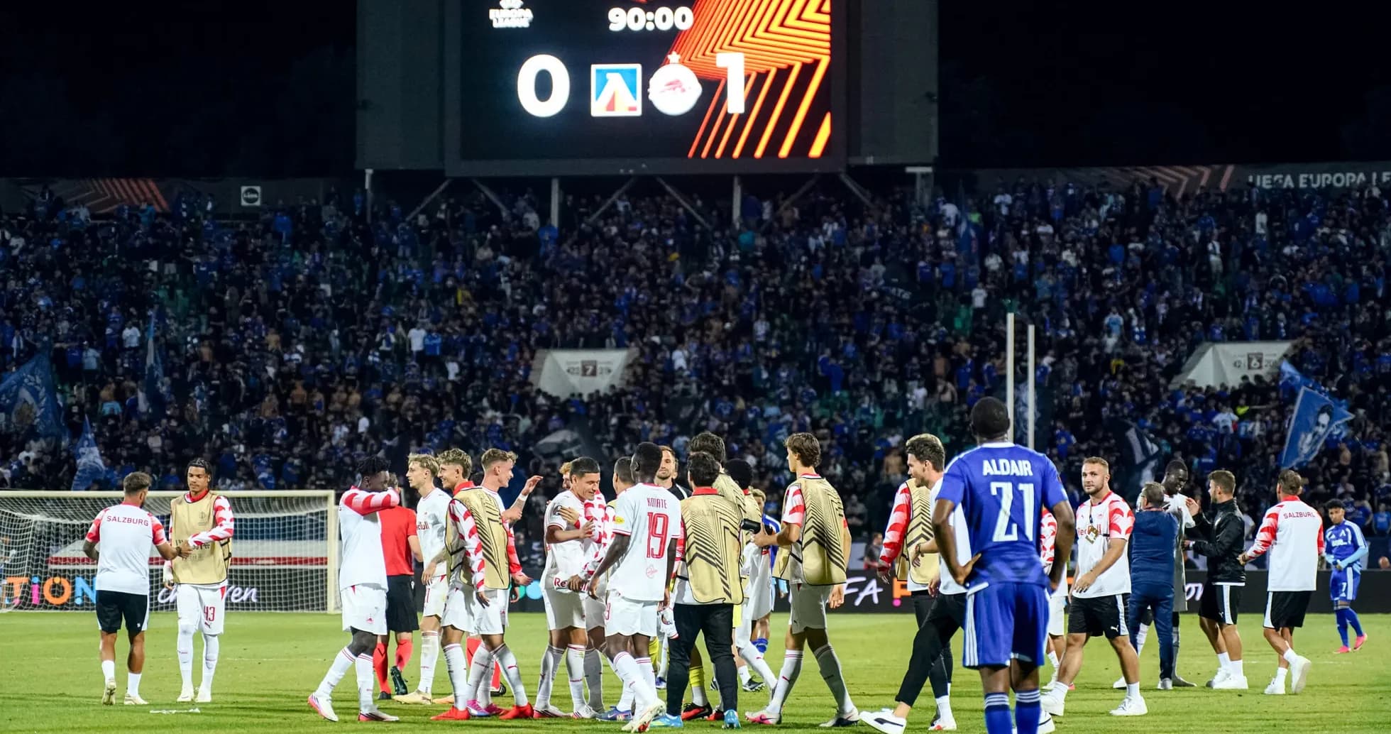 Red Bull Salzburg players celebrating victory