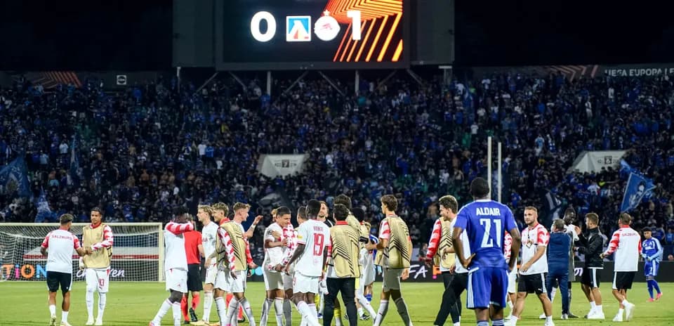Red Bull Salzburg players celebrating victory