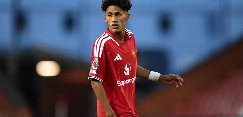 Player in Manchester United kit during match