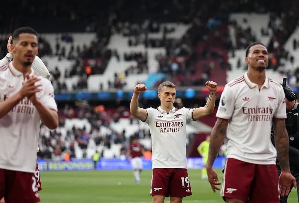 Arsenal players celebrating after match against West Ham