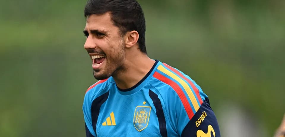 Player training in Spain national team kit