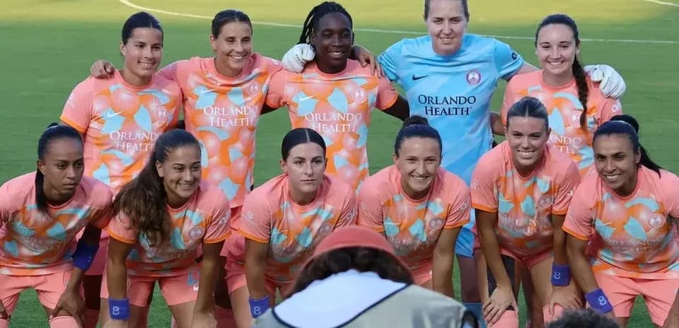 Orlando Pride team posing before the match