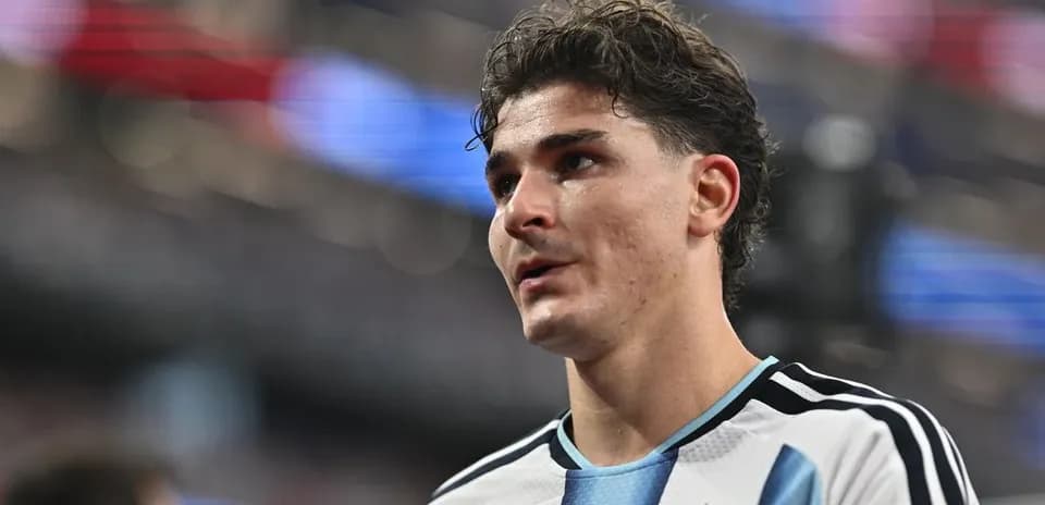 Argentinian player in national team jersey during match