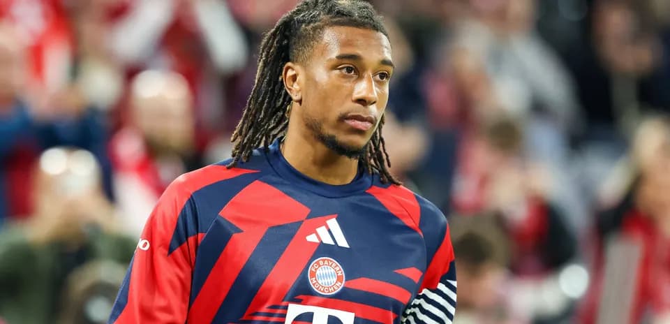 Player in FC Bayern München jersey on field