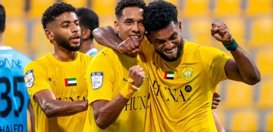 Ittihad Kalba U23 players celebrating a goal