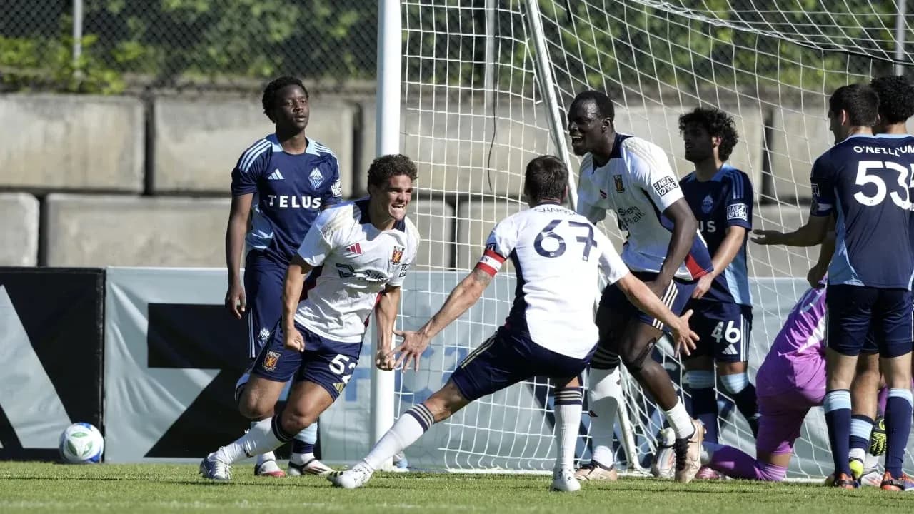 Real Monarchs celebrating a goal against Vancouver Whitecaps II