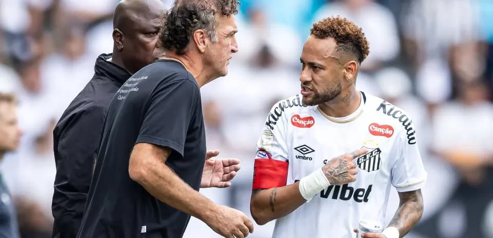 Neymar discussing with coach during match
