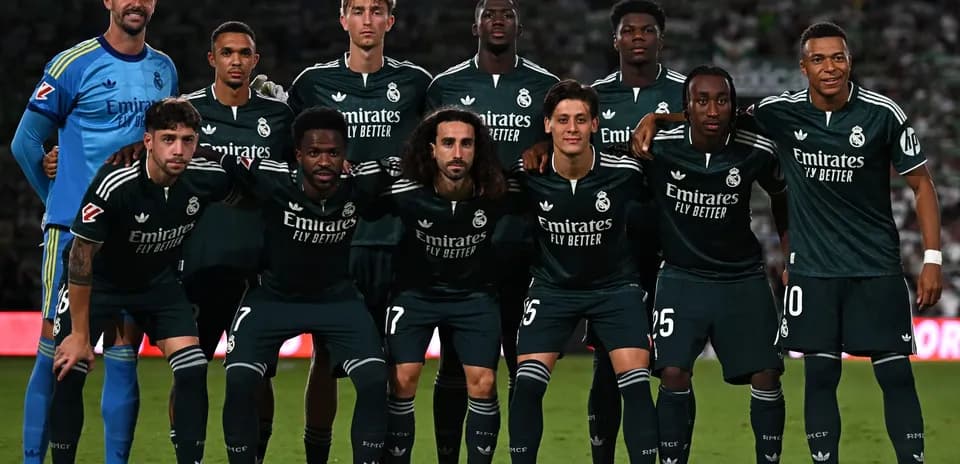 Real Madrid team photo before La Liga match