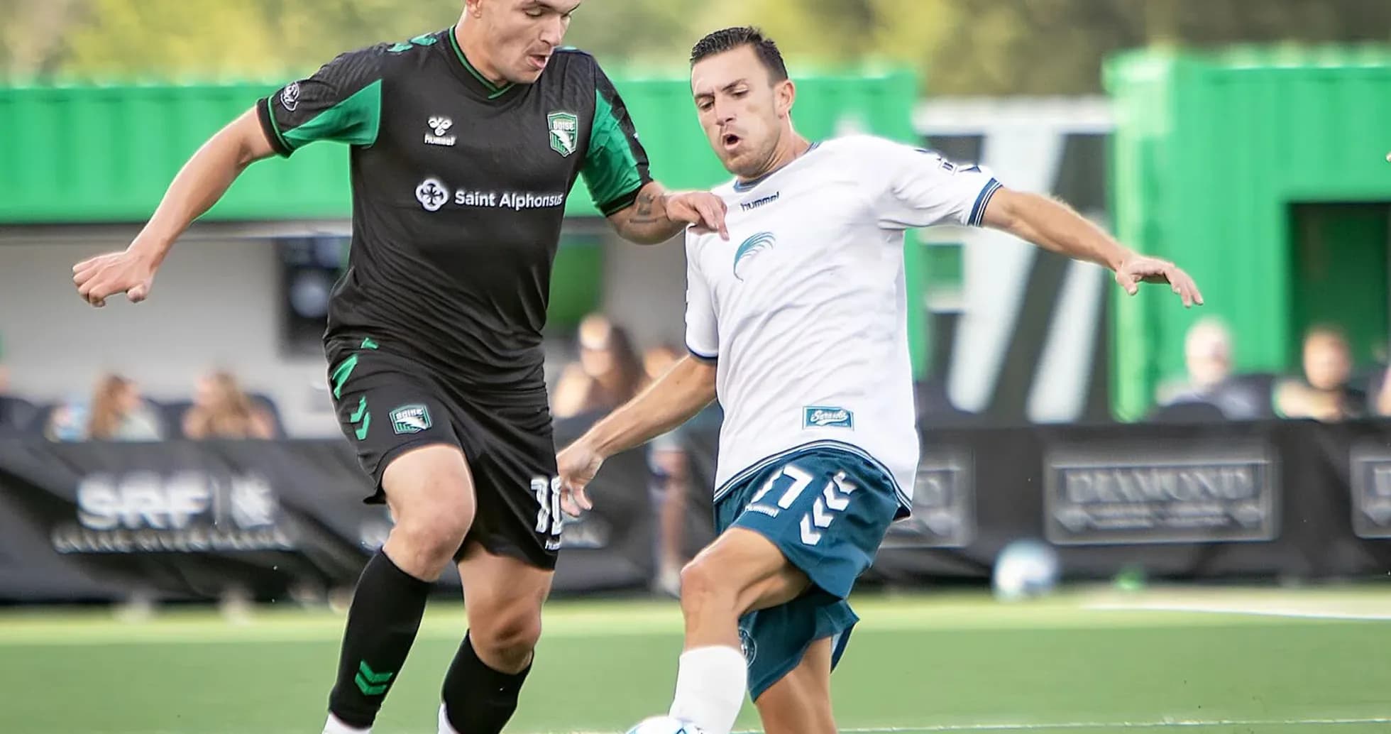 Spokane Velocity player challenging Boise opponent
