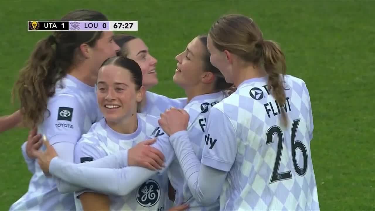 Utah Royals players celebrating a goal