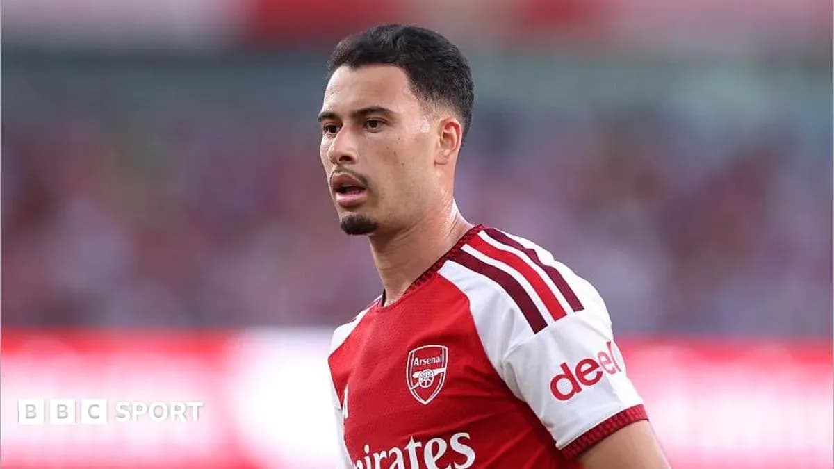 Arsenal player during match on the field