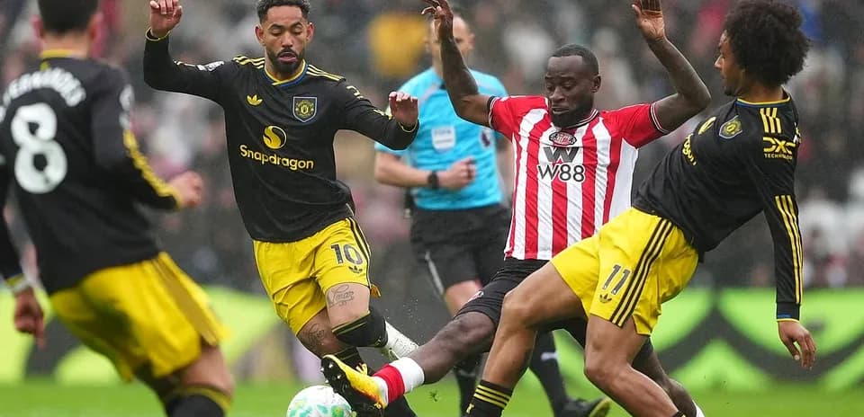 Players contesting the ball during Sunderland match