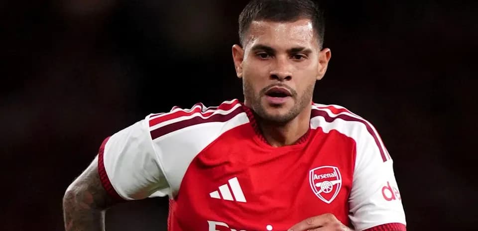Player in Arsenal jersey during a match