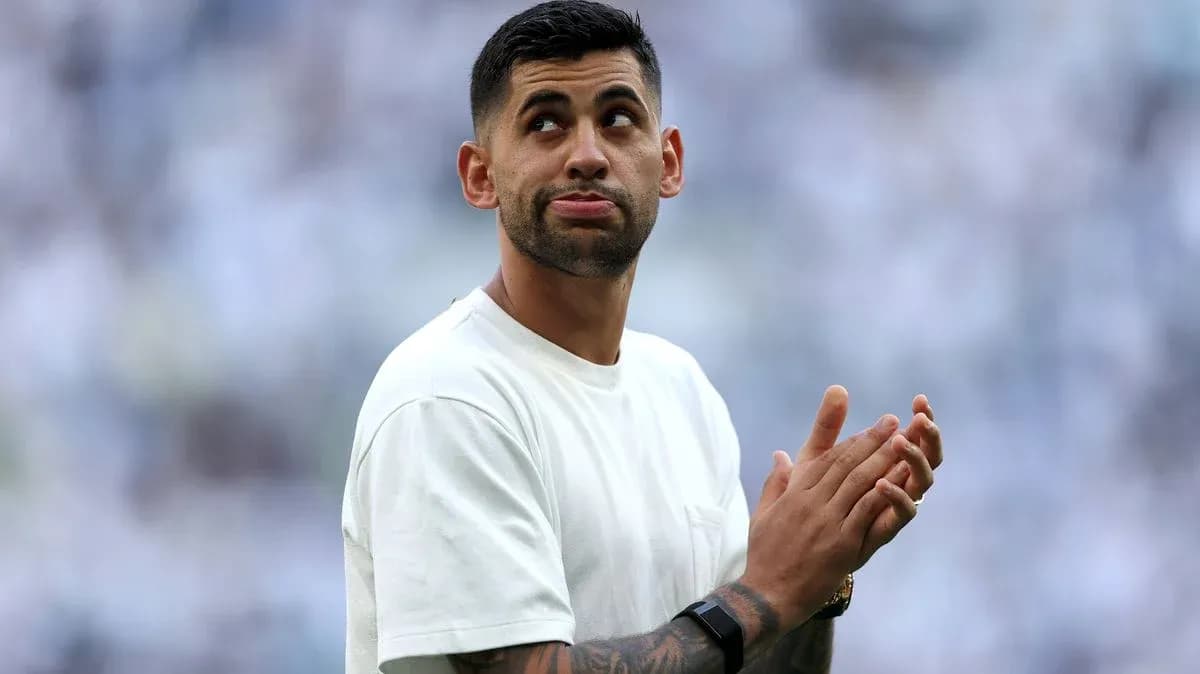Player applauding to the crowd at the stadium