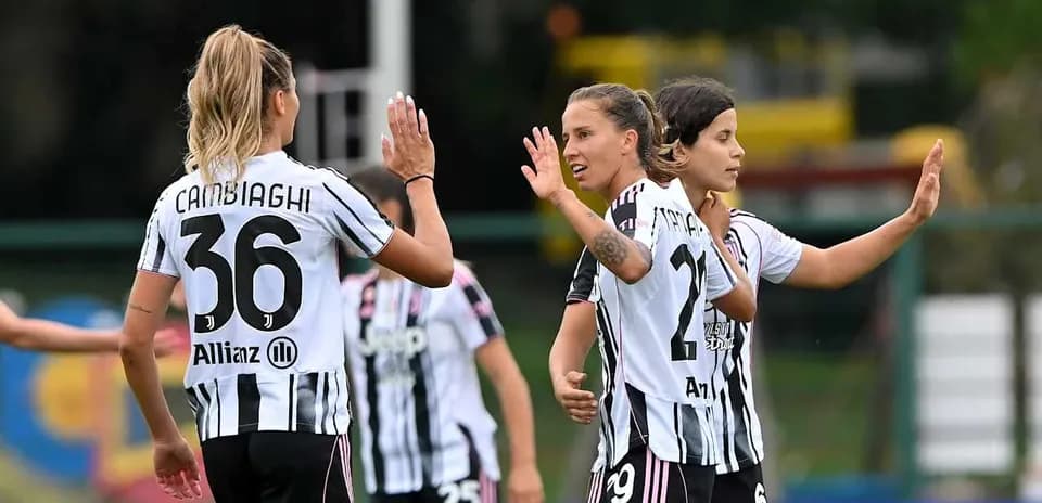 Juventus women celebrating a goal during match