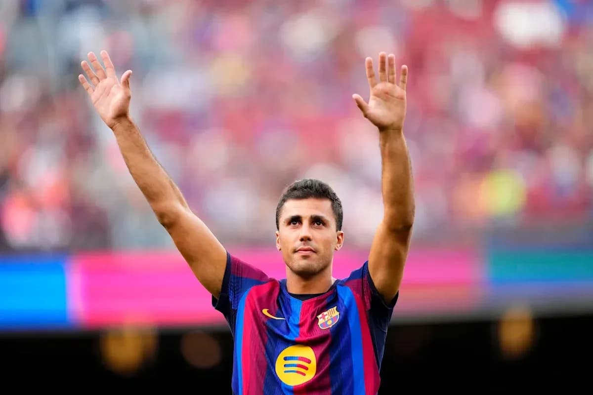 Player waving to fans in Barcelona jersey Player waving to fans in Barcelona jersey