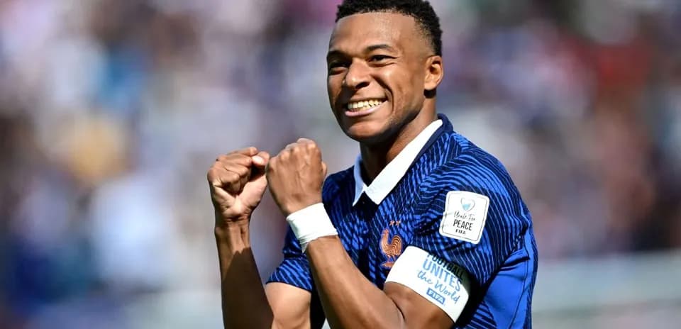 Player celebrating during France vs Senegal match