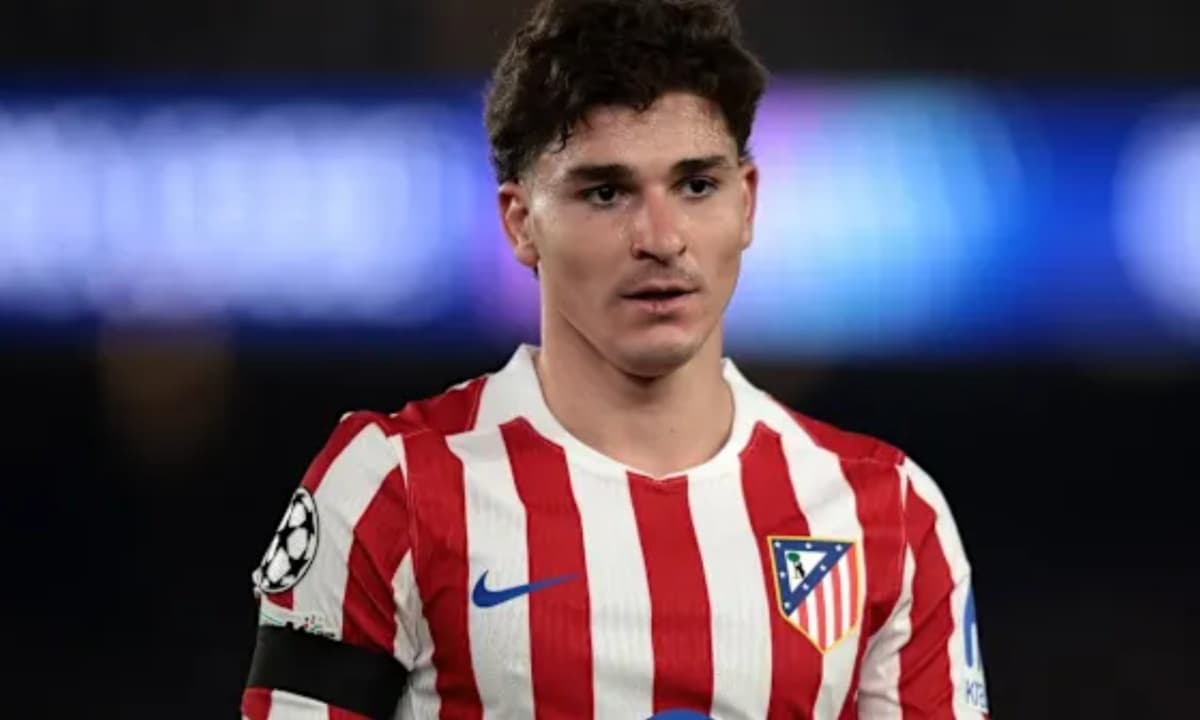 Player in Atlético Madrid jersey during match