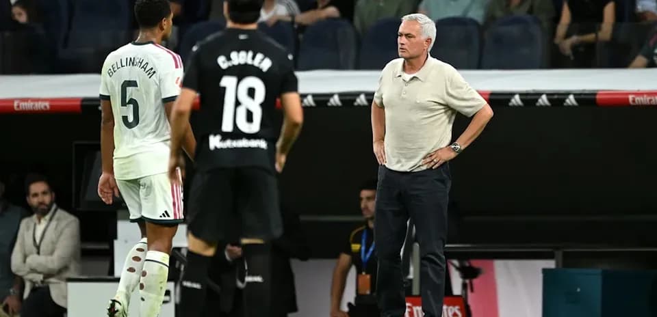 Jude Bellingham and José Mourinho during match