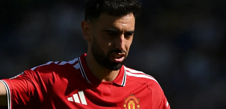 Bruno Fernandes in Manchester United jersey during match