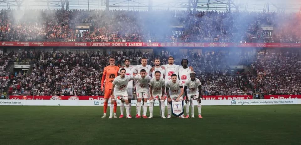 Gornik Zabrze team photo before match