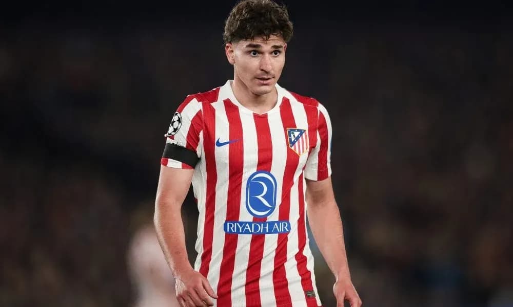 Player wearing Atlético Madrid kit during match