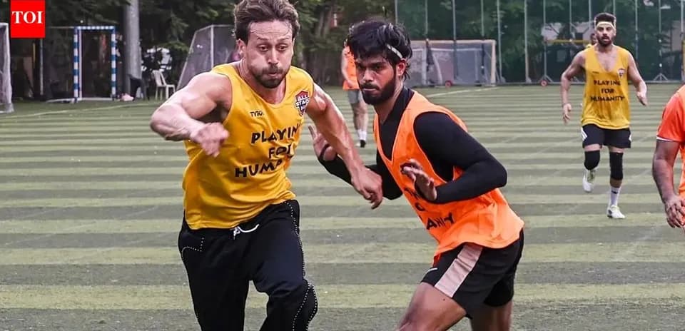 Two players sprinting during a training session