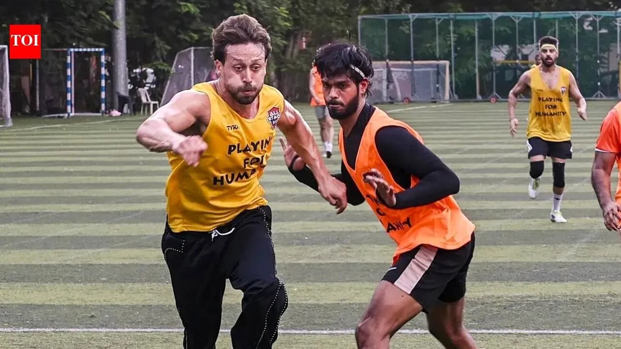 Two players sprinting during a training session