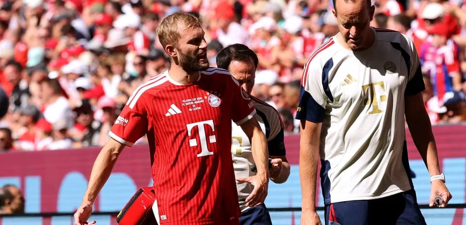Bayern Munich players exiting the field during match