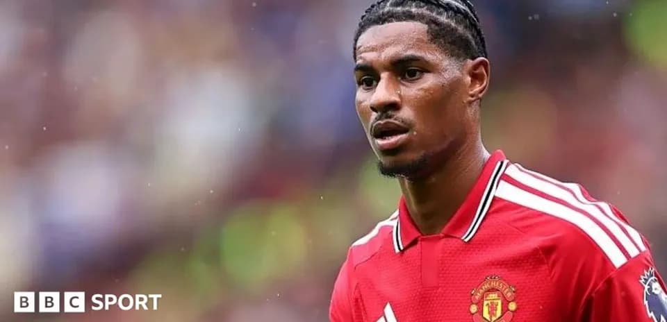 Player in Manchester United kit during match