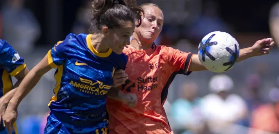 Bay FC player challenges Utah Royals goalkeeper
