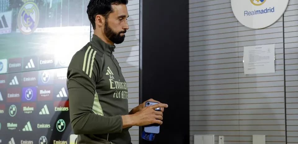 Player entering press room at Real Madrid facility