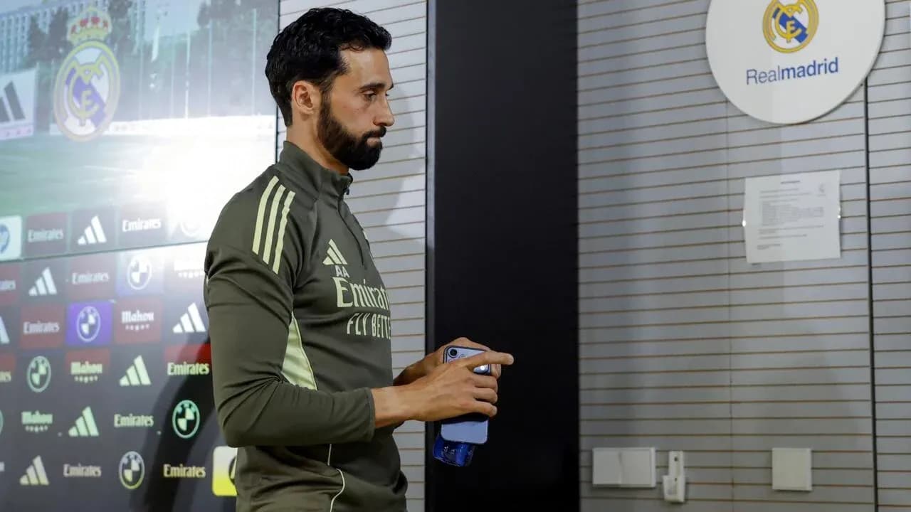 Player entering press room at Real Madrid facility