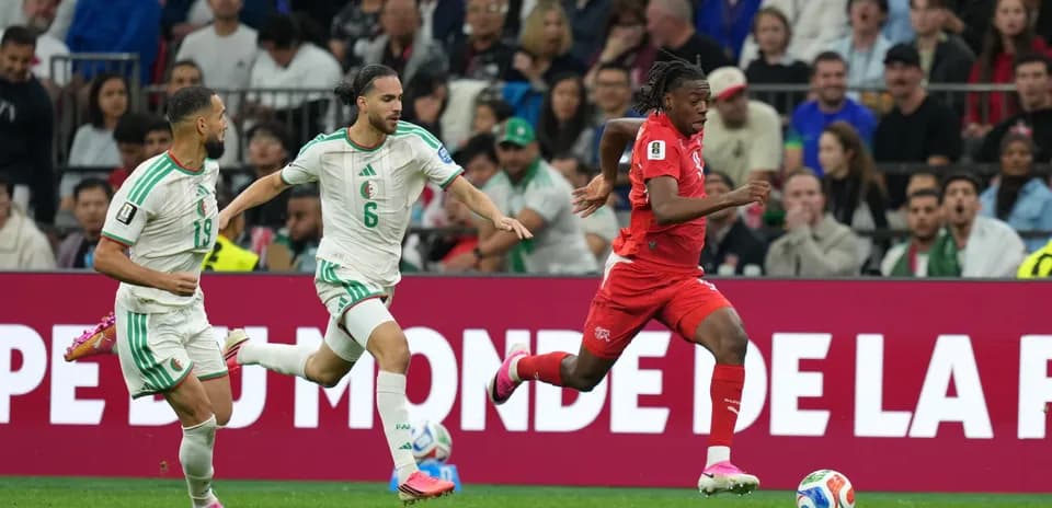 Players competing during Switzerland vs Algeria match