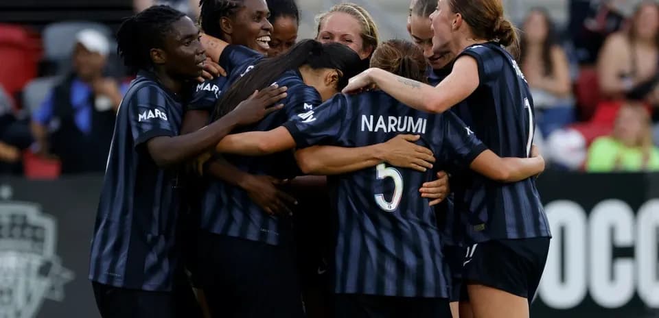 Washington Spirit players celebrating a goal