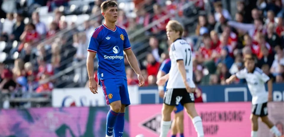 Player in Manchester United kit during match