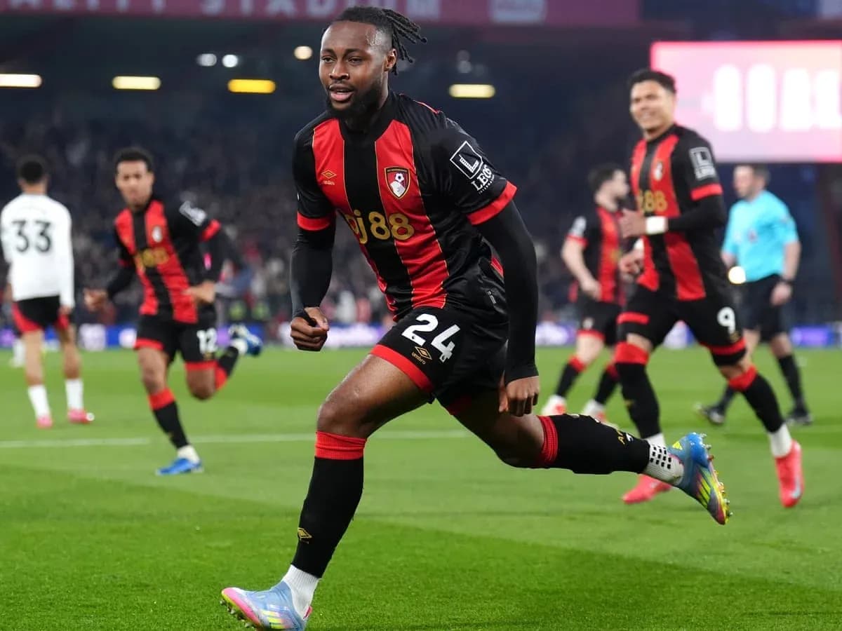 Bournemouth player celebrating goal against Fulham