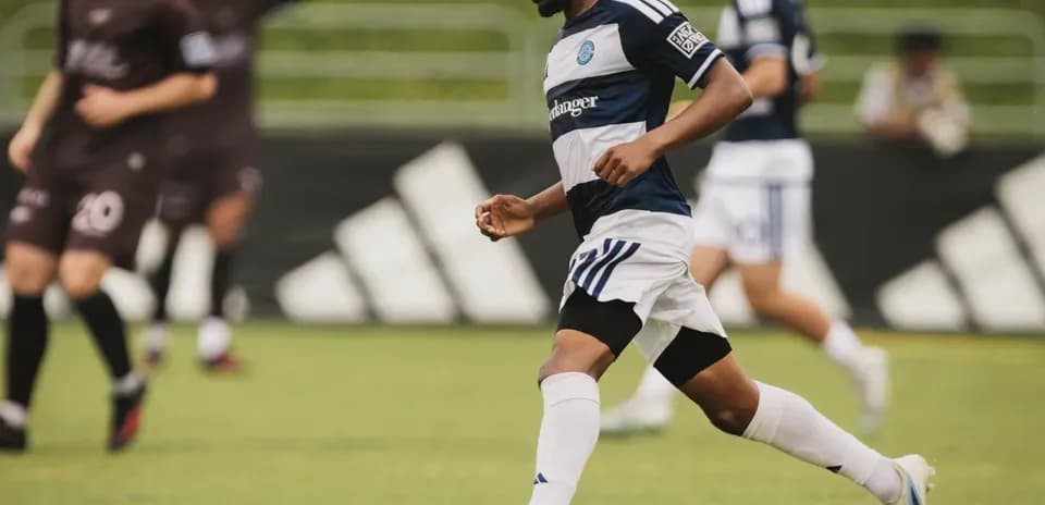 Player dribbling the ball during match
