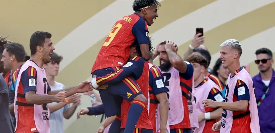 Spain players celebrating during World Cup match