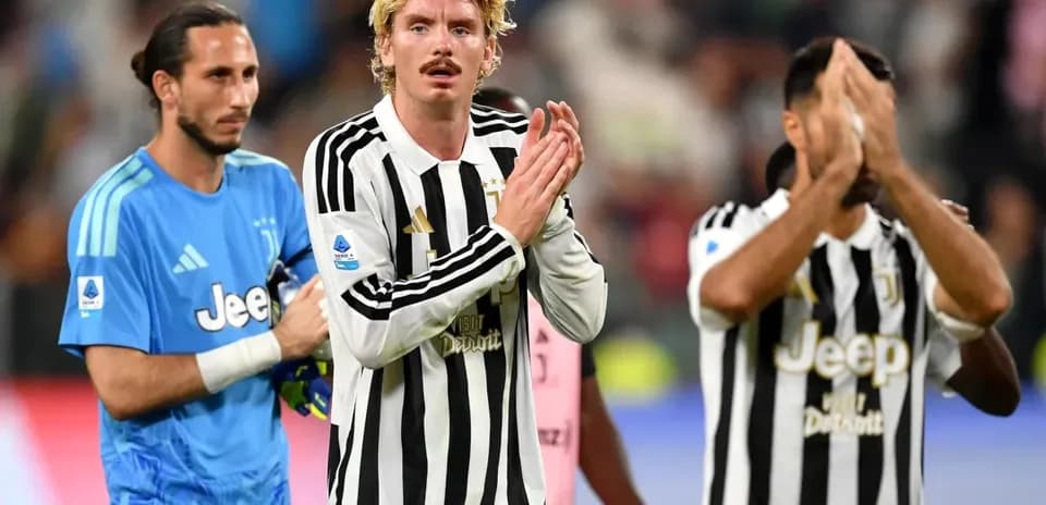 Juventus players acknowledging fans after match