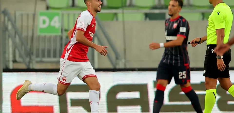 Crvena Zvezda player celebrating a goal